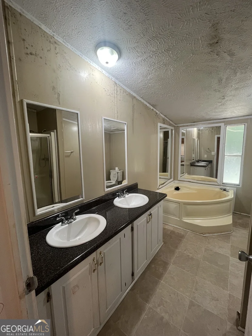 Photo of 627 Sanders Road