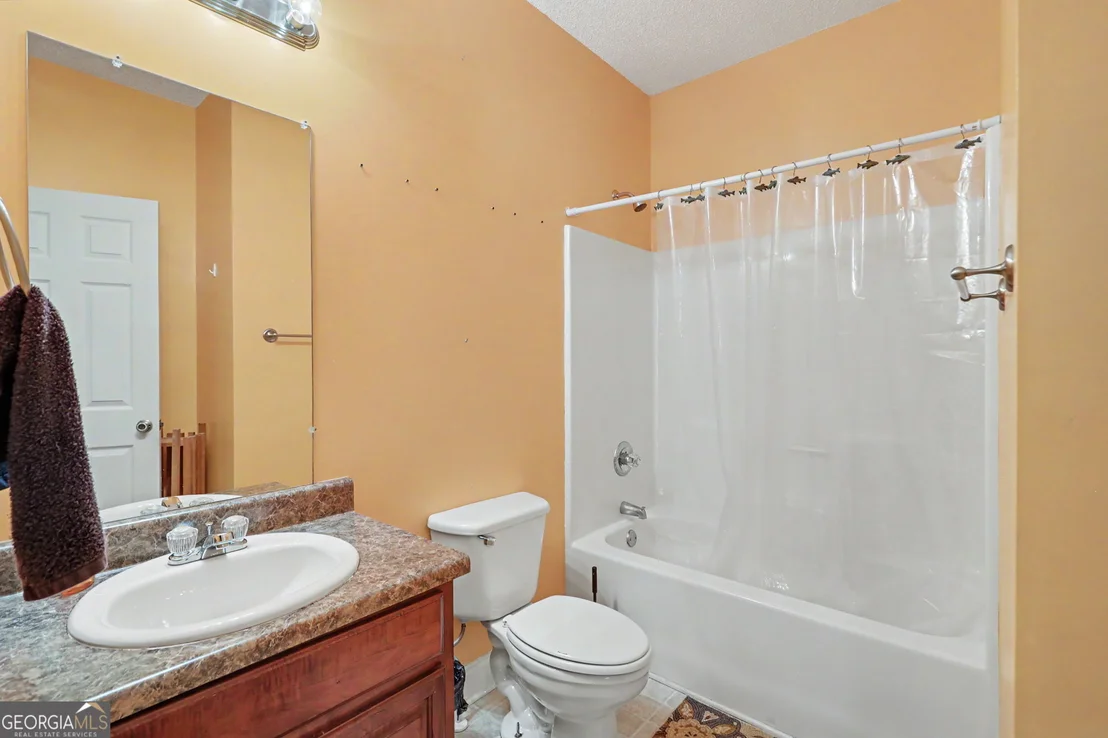 Photo of 830 Lord Fleming Road