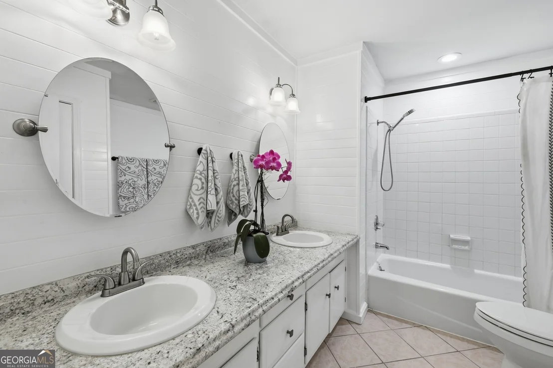 Photo of 579 Wesley Circle
