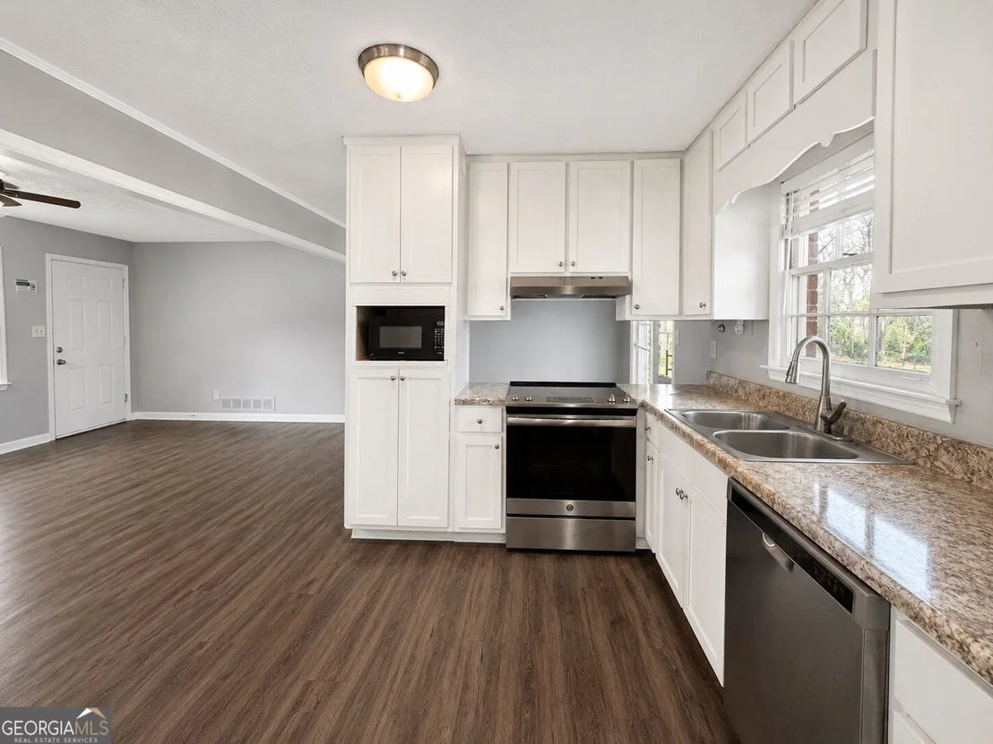 Photo of 1716 Hallmark Drive