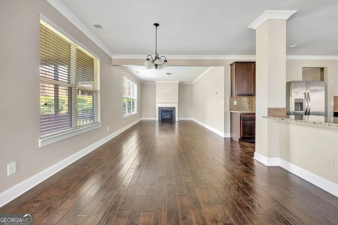 Photo of 910 Southfork Drive
