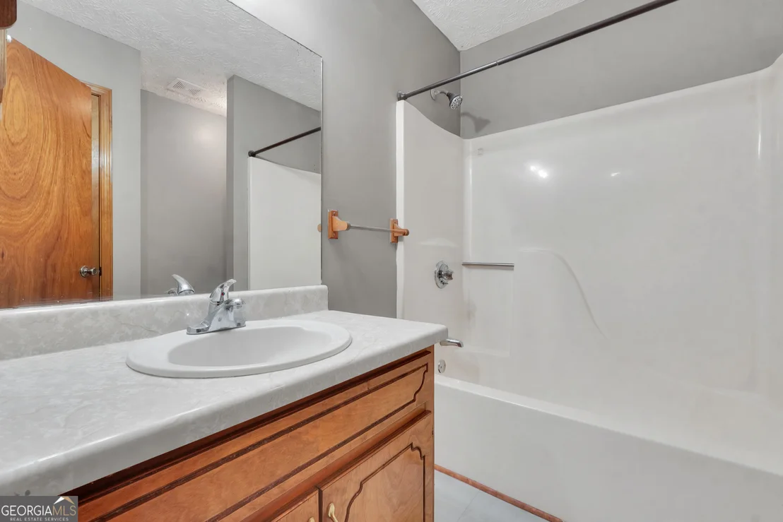Photo of 370 Davis Road