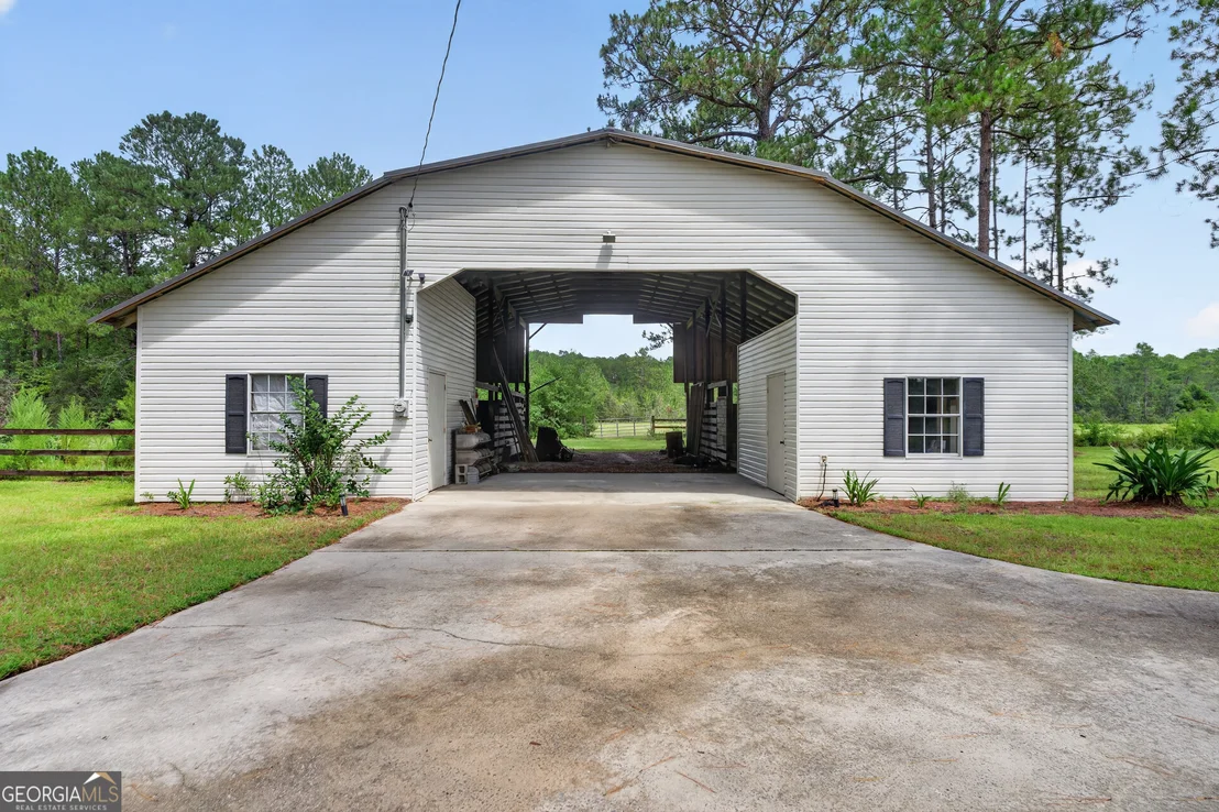 Photo of 5486 Bowen Road