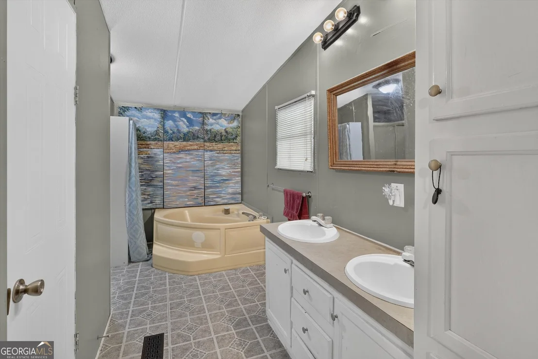 Photo of 2224 Howard Alexander Road