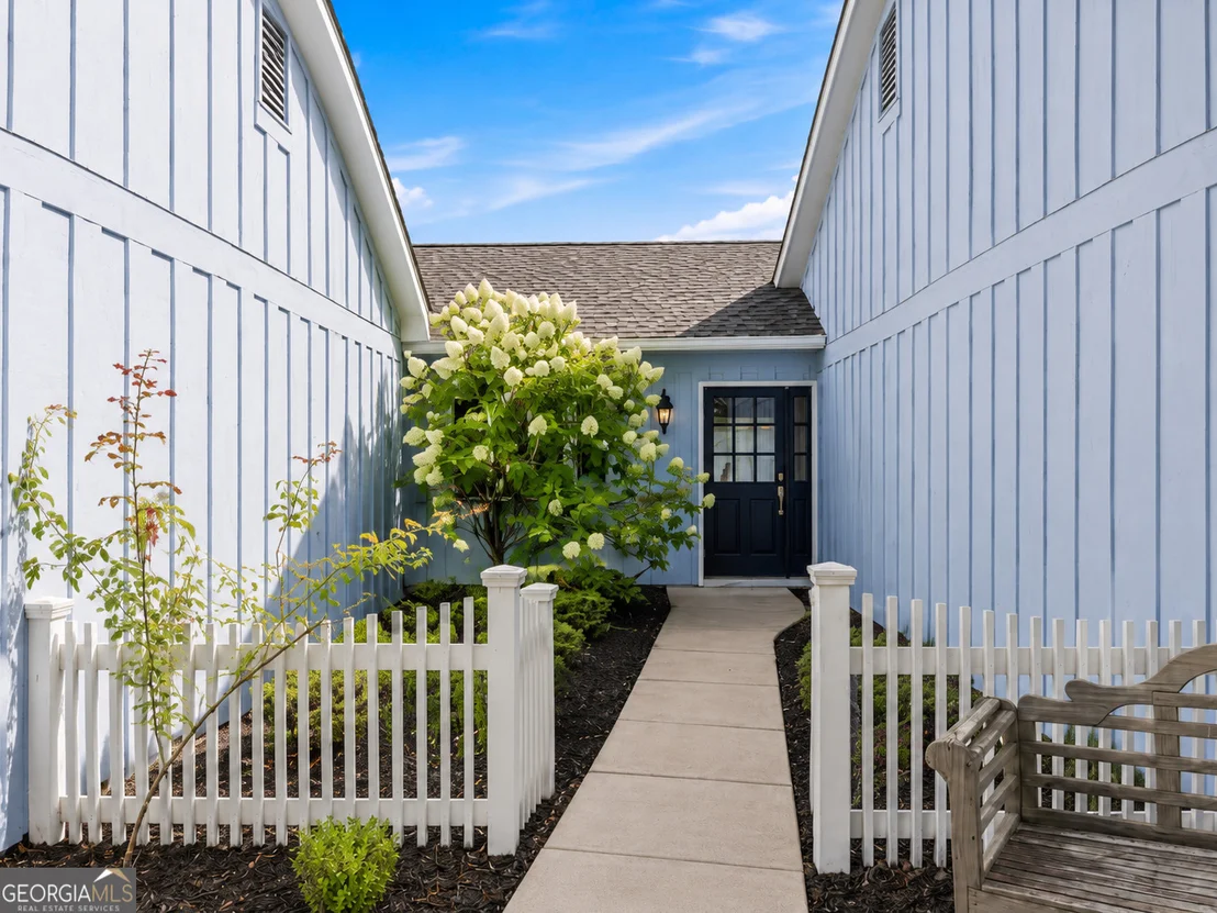Photo of 3623 N River Road