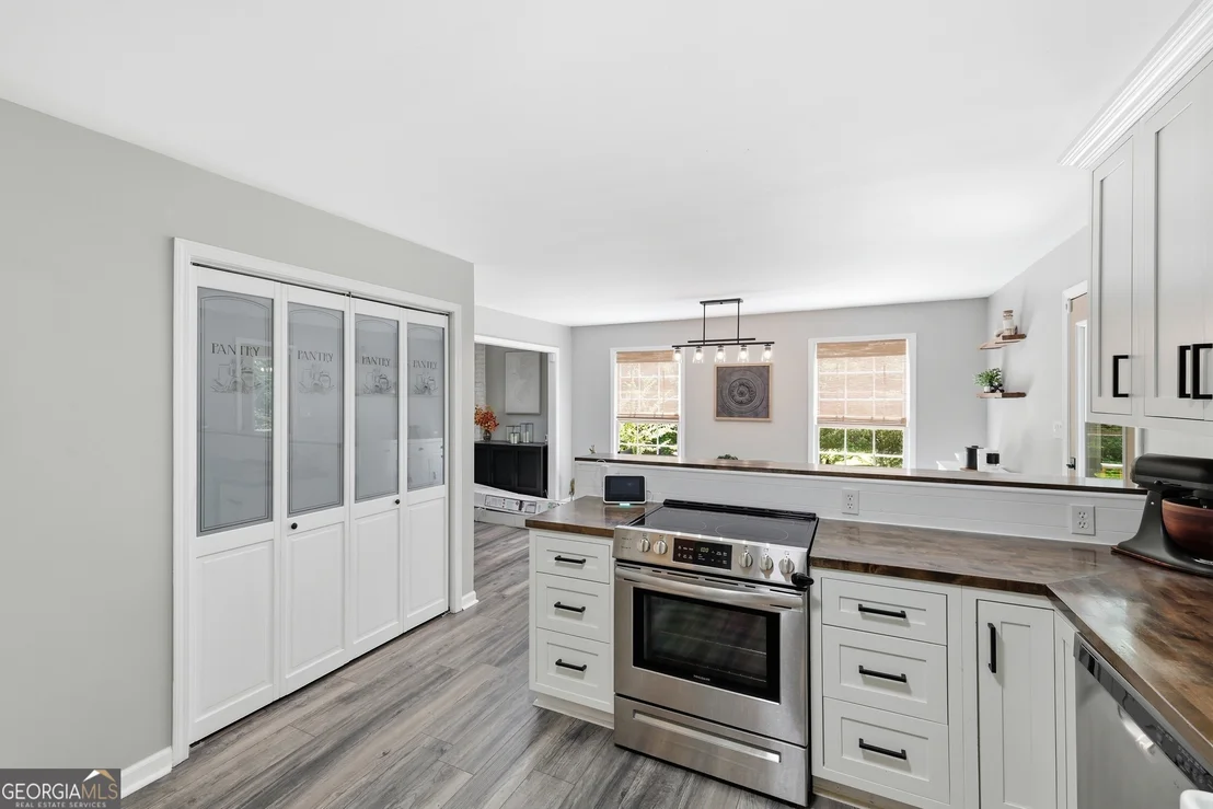 Photo of 579 Wesley Circle