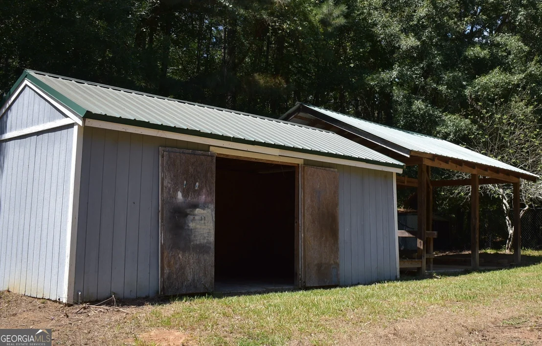 Photo of 1726 Highway 81 W
