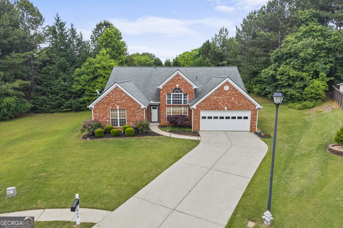 Photo of 935 Waldwick Drive