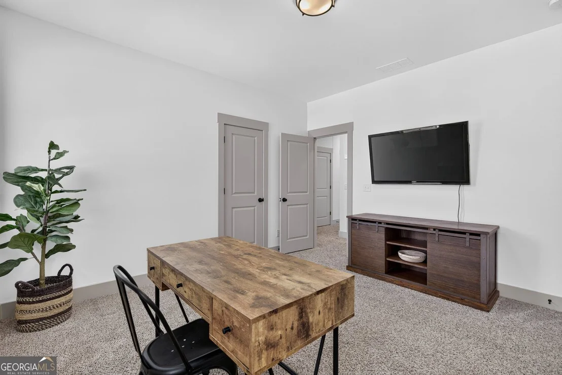 Photo of 417 Fox Valley Drive