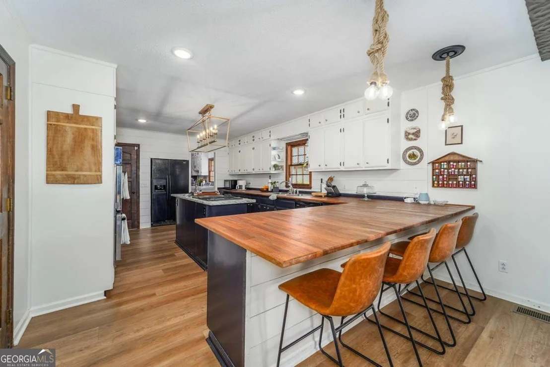 Photo of 403 Rose Lane