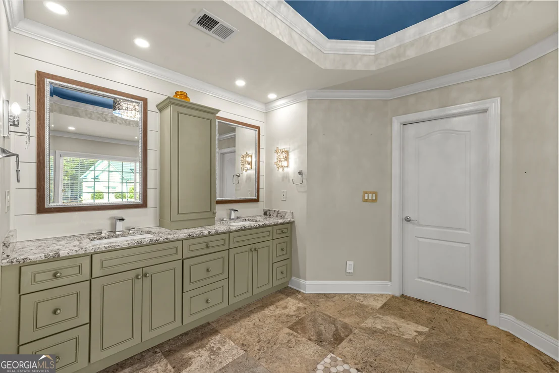 Photo of 990 Autumn Close