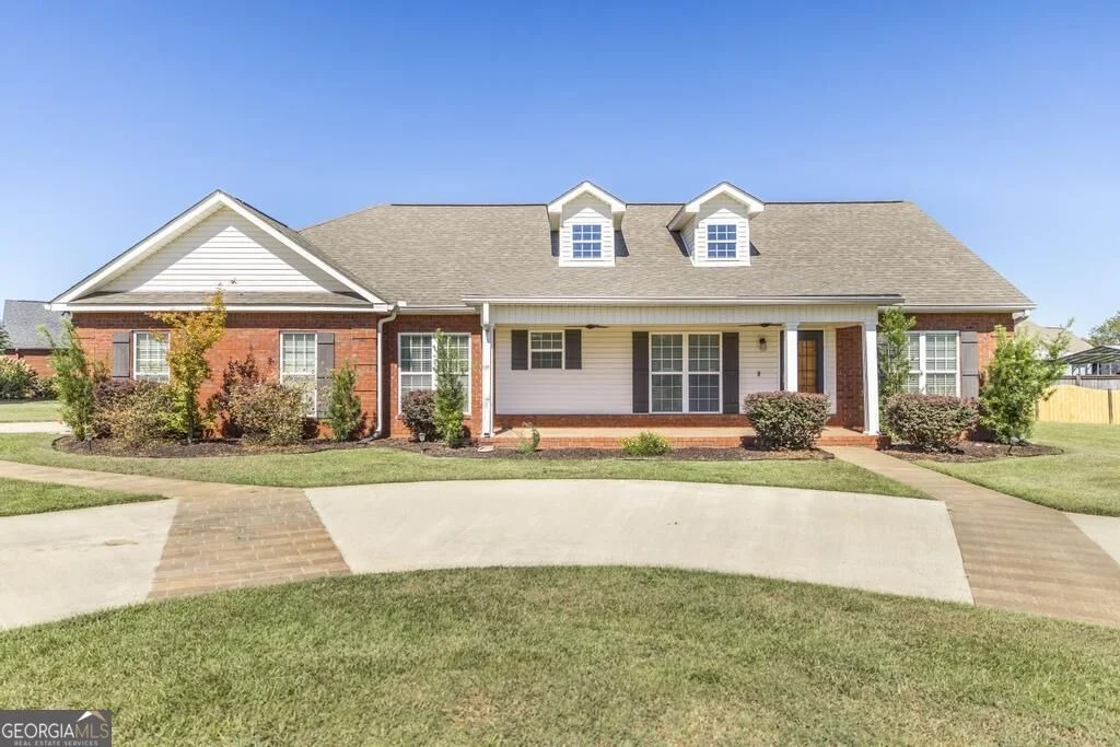 Photo of 256 Ellicott Drive