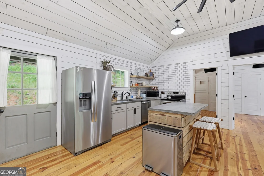 Photo of 121 Waterfalls Way