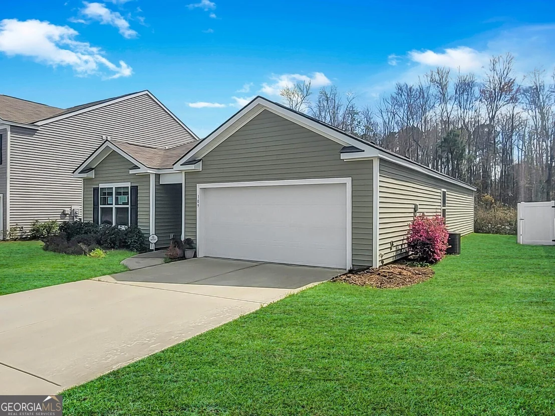 Photo of 109 Barbados Circle