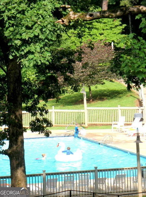 Photo of 6X Laurelwood