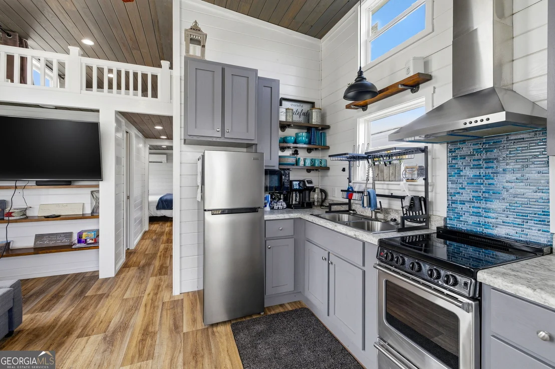 Photo of 102 Mountain Meadows Drive