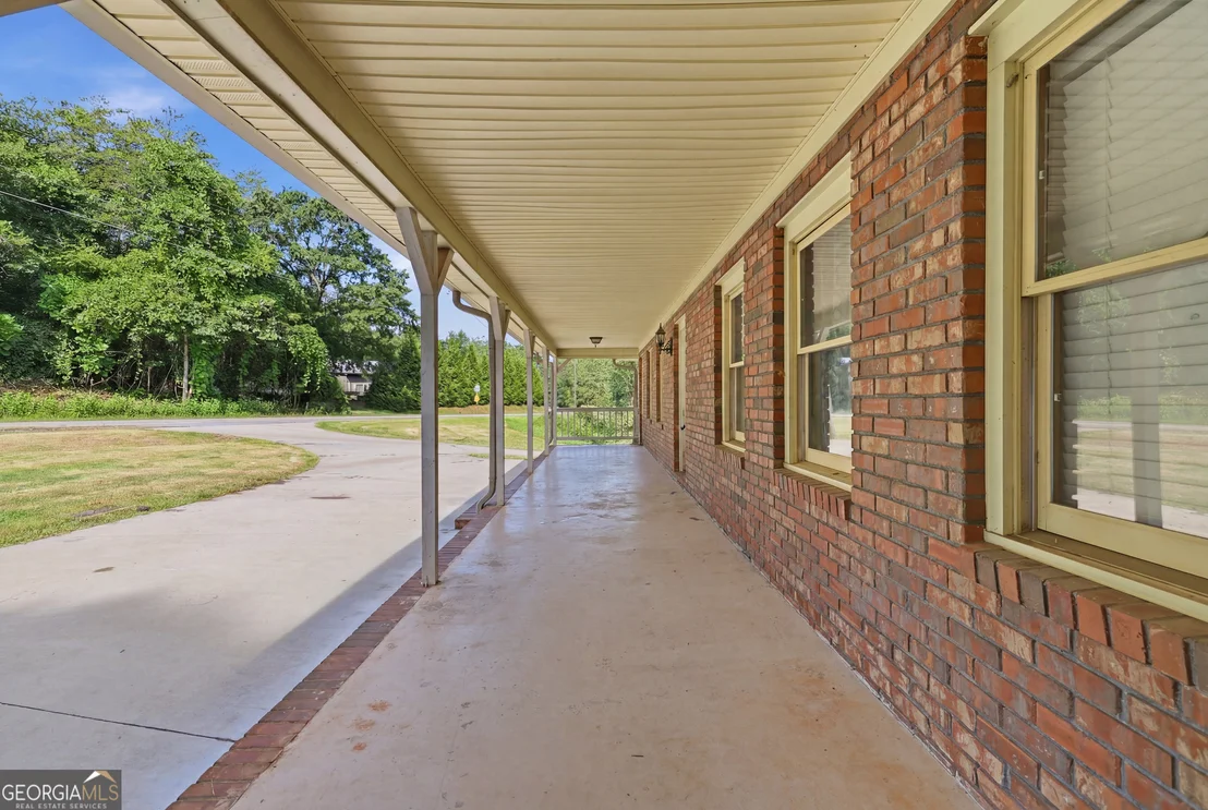 Photo of 1042 Lakeland Drive