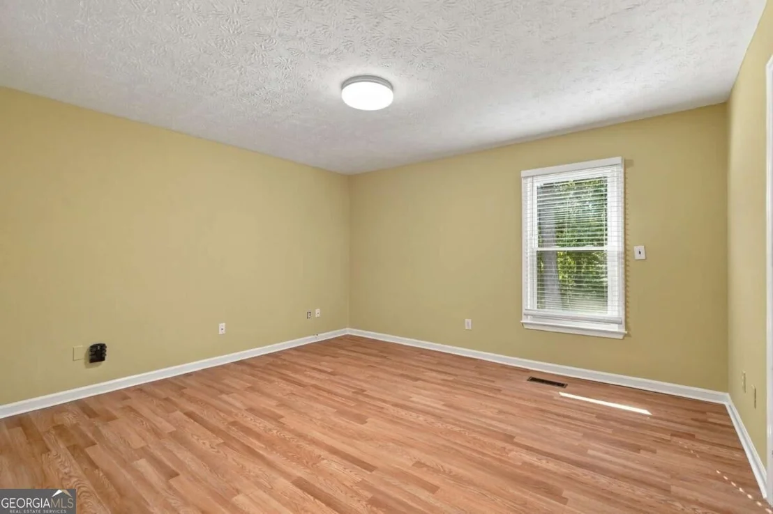 Photo of 115 Aztec Way SE