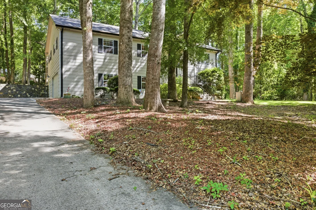 Photo of 325 Springwood Drive