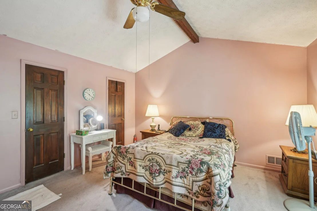 Photo of 8540 Ridge Road