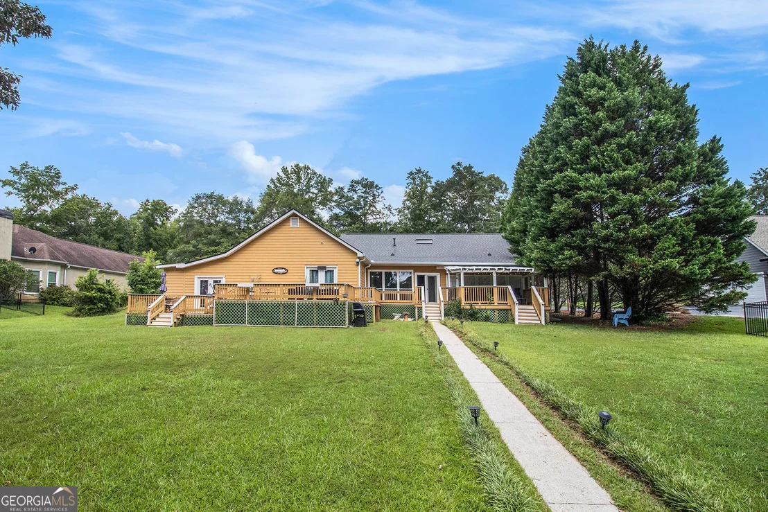 Photo of 96 Pointe View Court