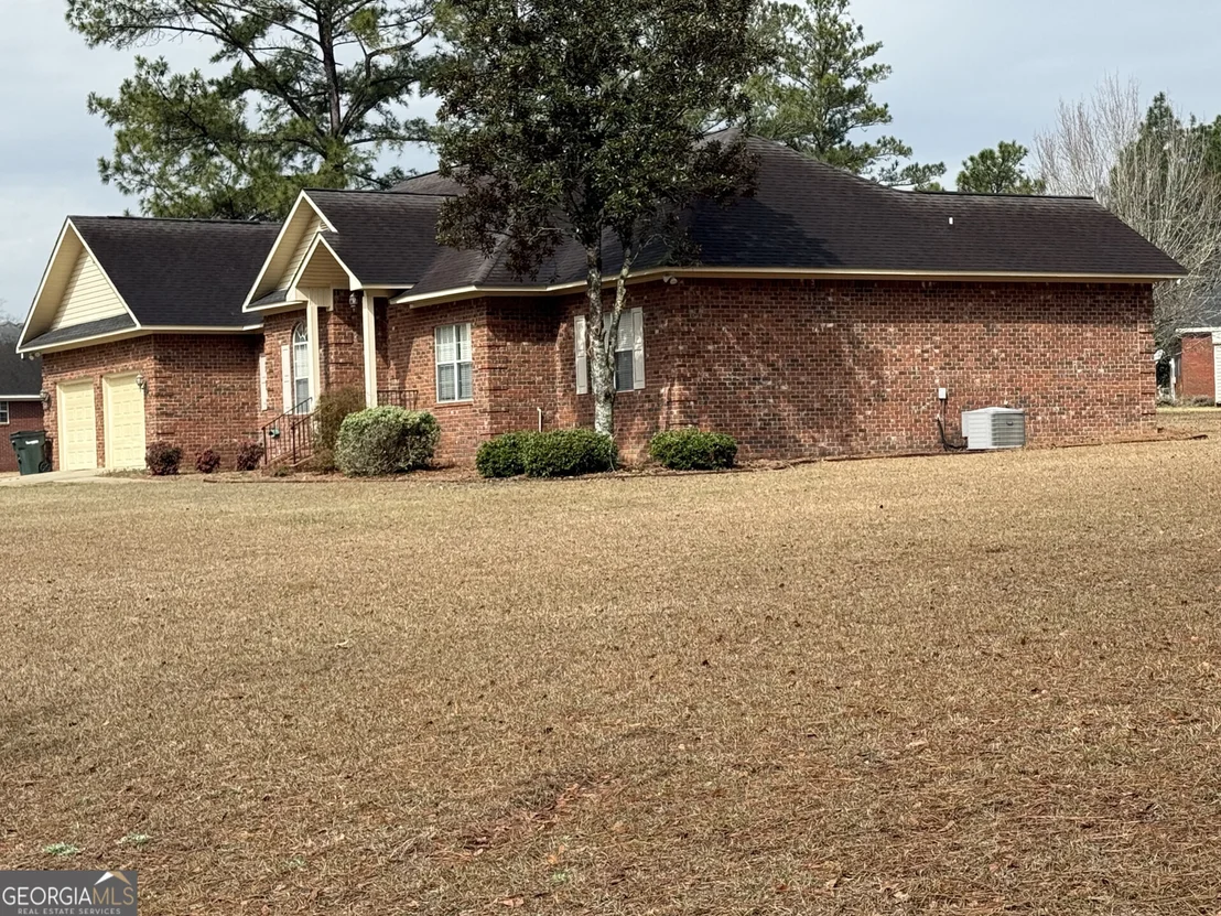 Photo of 102 Oak Circle