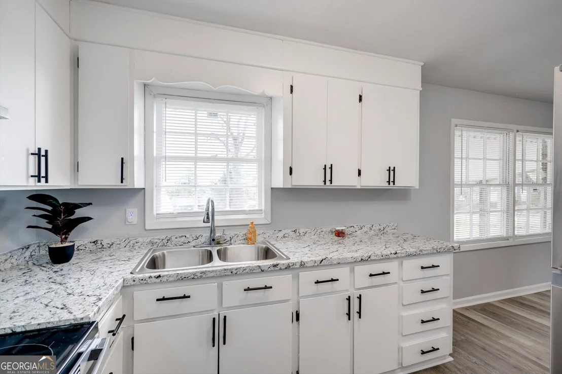 Photo of 2320 Mimosa