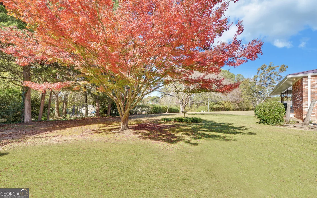 Photo of 586 Collins Road