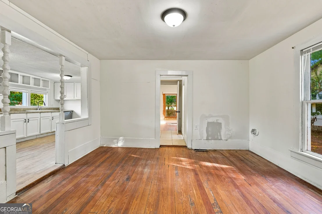 Photo of 5908 Wall Street