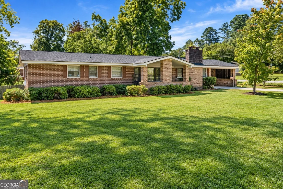 Photo of 2154 Silverdale Road