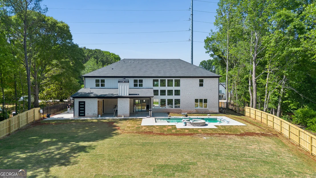 Photo of 1035 Auburn Road
