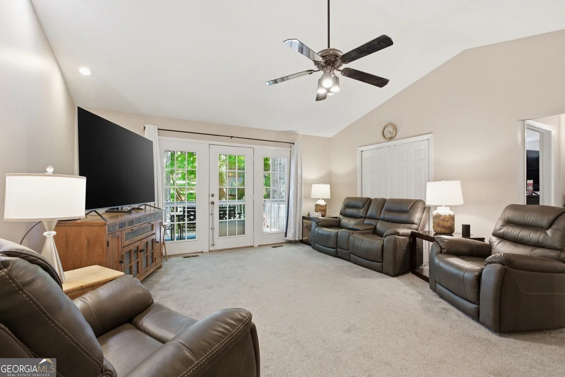 Photo of 325 Springwood Drive