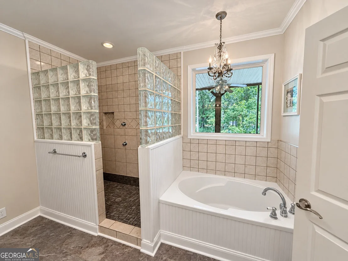 Photo of 669 Shorewood Circle