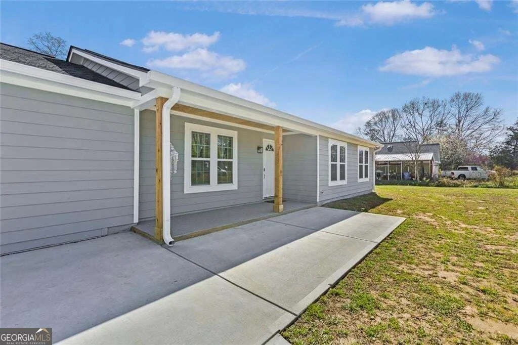 Photo of 2001 RAYMONDS Drive