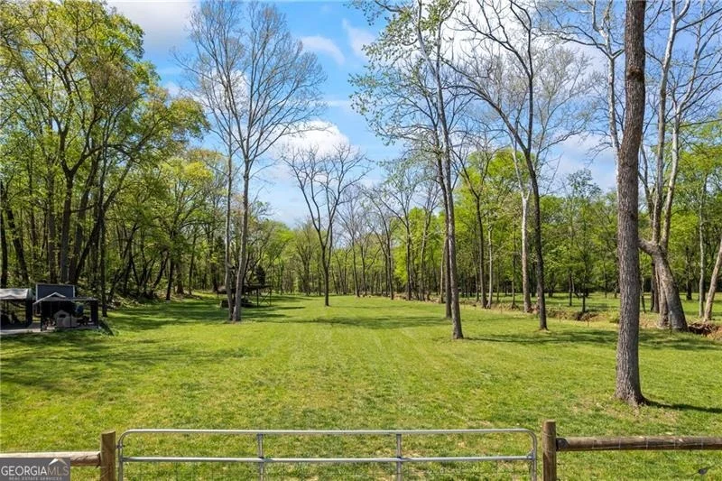 Photo of 175 Tom Jones Road