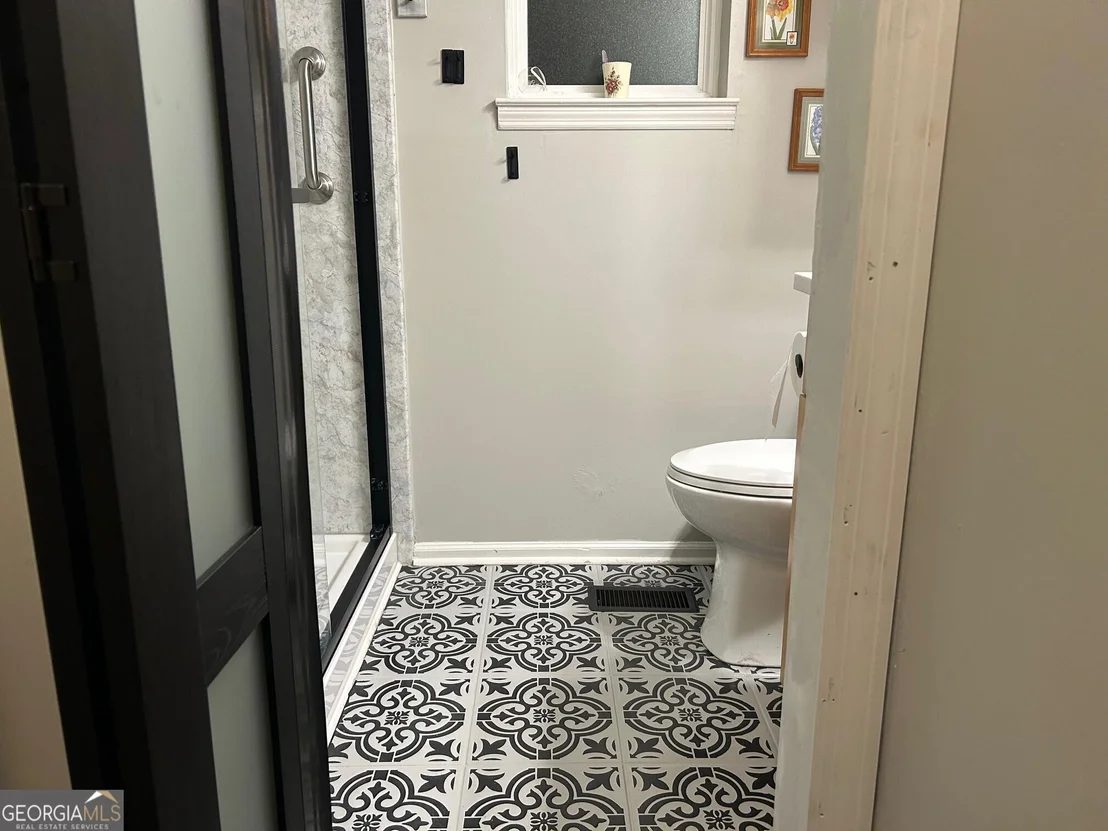 Photo of 391 Oak Tree Road