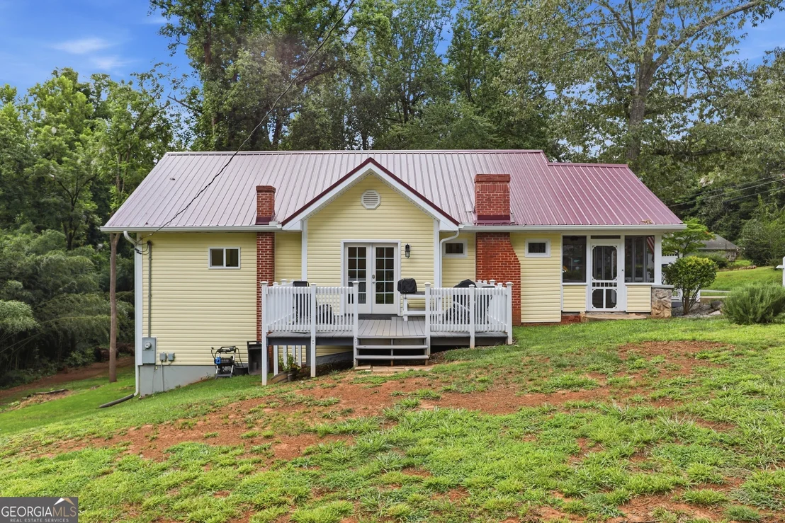 Photo of 407 Cedar Avenue