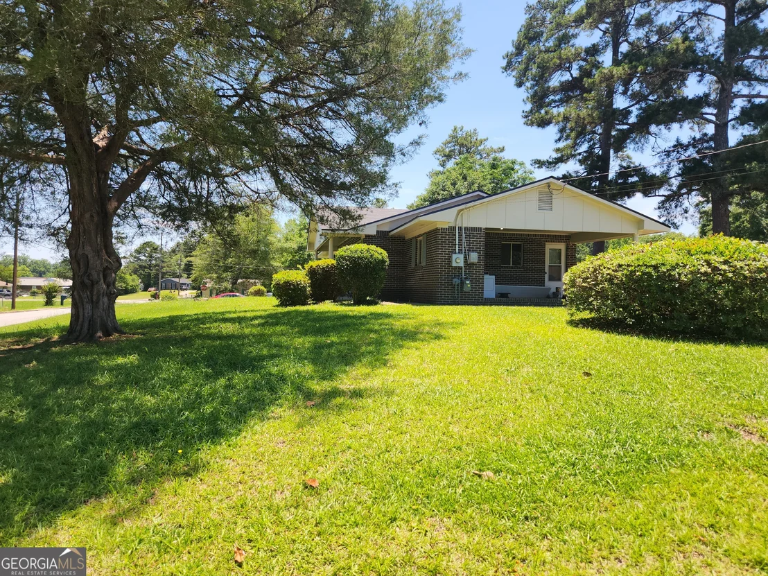Photo of 2911 Foresthill Drive