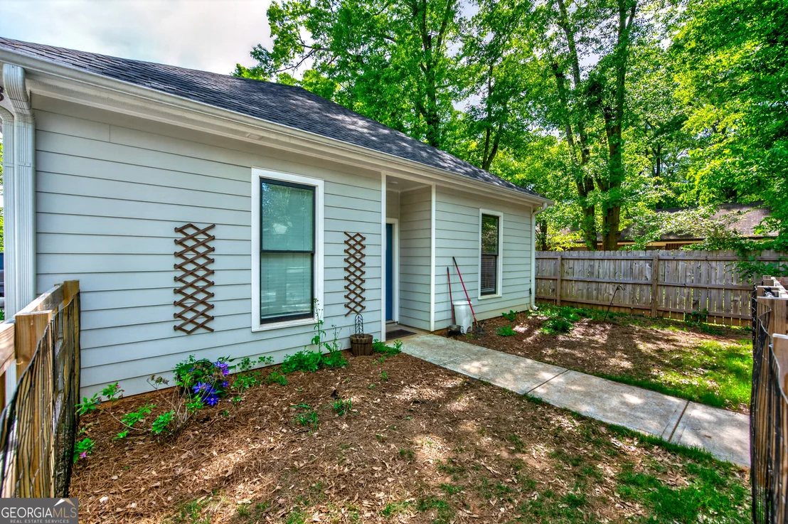 Photo of 1001 Davis Street
