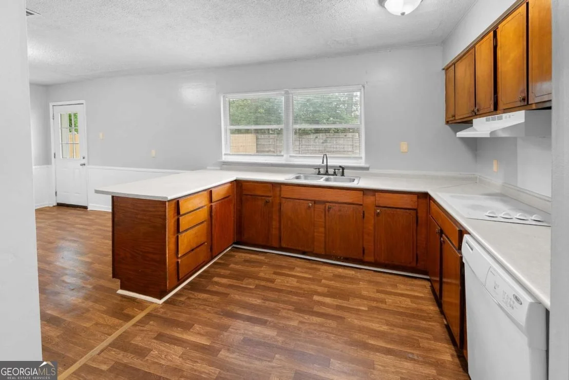 Photo of 320 W Whatley Street