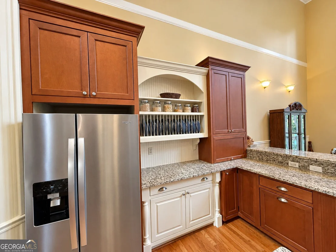 Photo of 669 Shorewood Circle