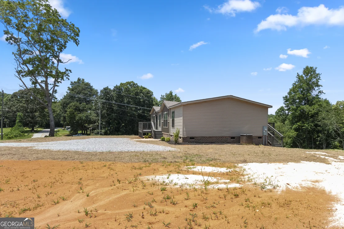 Photo of 654 Robertson Loop Road