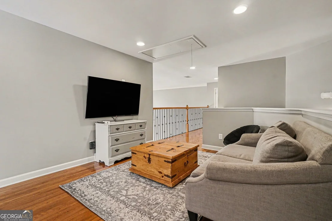 Photo of 385 Primrose Lane