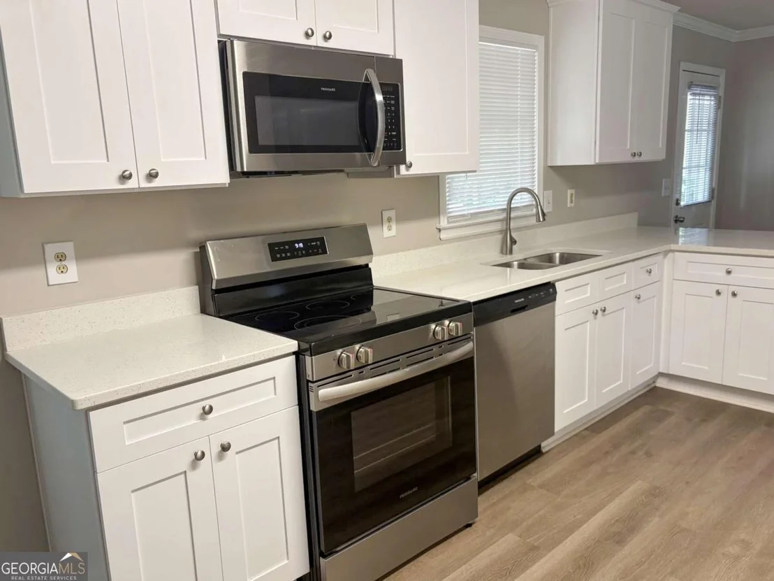 Photo of 385 Nectarine Drive