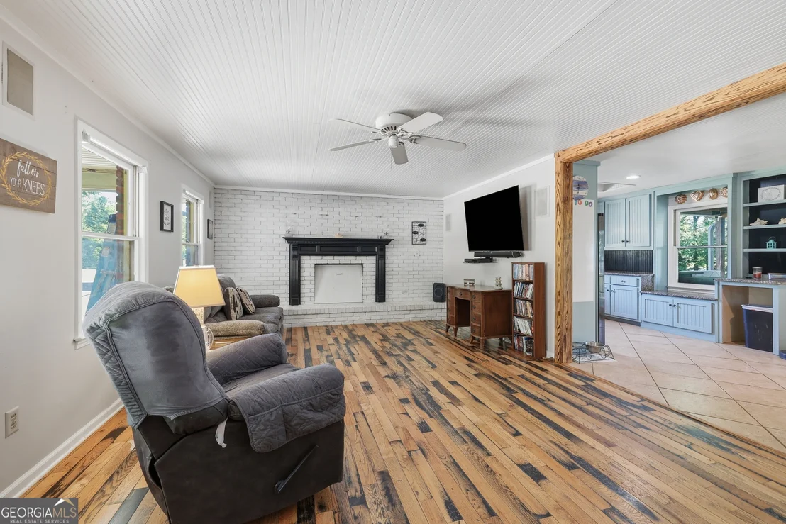 Photo of 1042 Lakeland Drive