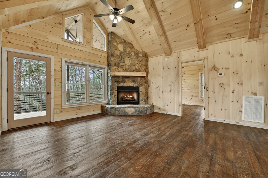 Photo of 962 Maggie Chapman Road