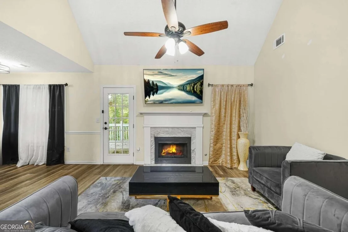Photo of 1347 Vine Circle
