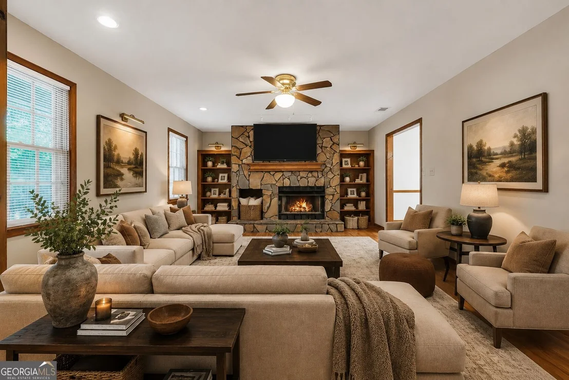 Photo of 370 Davis Road