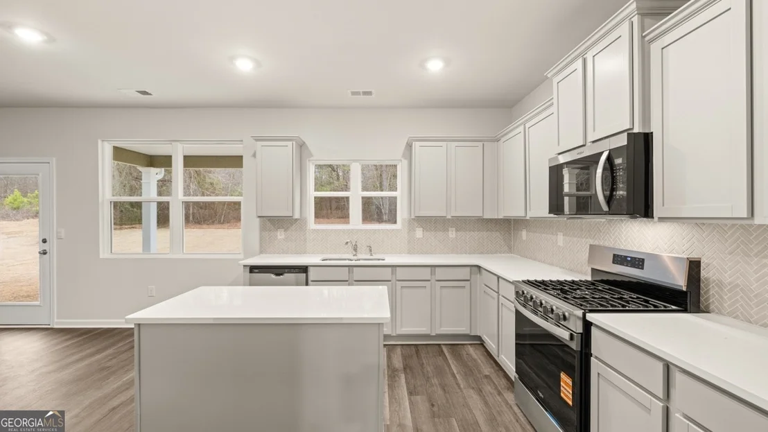 Photo of 497 Abbott Road