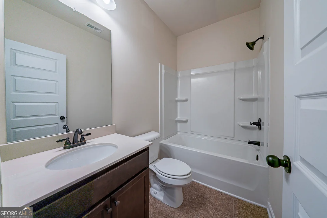 Photo of 10 Edgewater Court